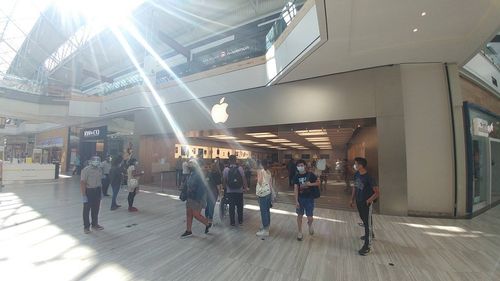 Al treilea val al pandemiei în Canada: Noile variante ale virusului afectează în special tinerii / Oficialii impun restricții severe