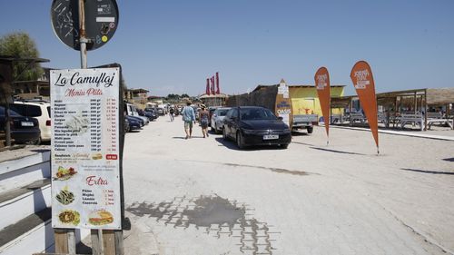 Antreprenorii din turismul de pe litoral se plâng de forța de muncă: ”Din 63 de angajați,  doar 27  am avut care au venit la muncă, restul au plecat după câteva zile” / ”În loc să-i zâmbească turistului, el e trist și nu ne ajută cu nimic”