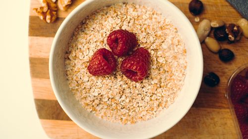 Se poate consuma ovăz crud? Un acid din compoziția ovăzului ar putea bloca absorbția unui nutrienți importanți/ Cum rezolvăm această problemă