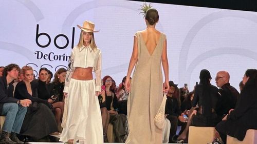 Bol și DeCorina Hats prezintă la Romanian Fashion Week o colecție centrată pe simplitate, materiale naturale și croiuri contemporane