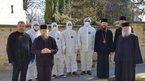„Alături la greu”. Arhiepiscopia Sucevei și Rădăuților a donat Spitalului Județean două echipamente pentru testare COVID- 19