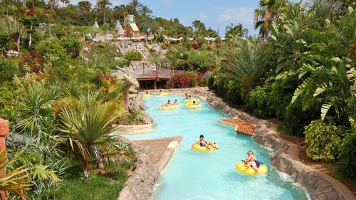 Aproape 4000 de persoane au fost evacuate din Tenerife în urma unui incendiu de vegetație/ Mărturiile turiștilor: ”Când ieşi afară începi să te sufoci. E ca şi cum ai avea ceva blocat în gât”