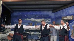 Greek Street Dance în centrul Constanței / Publicul, invitat să danseze şi să se bucure de atmosfera elenă
