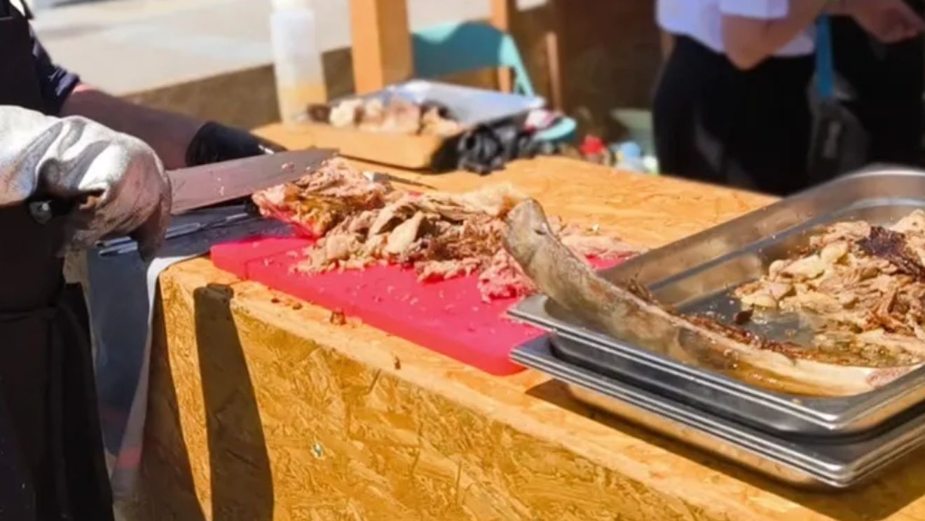 Chefi celebri, grătare spectaculoase și restaurante legendare au aprins Meat & Fire Barcelona 2026 / Micii românești n-au lipsit nici ei