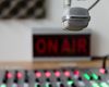 Administratorul unui post de radio online care promova doctrine legionare a fost trimis în judecată