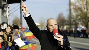 Declarații de avere. Cât au câștigat Rareș Bogdan și Carmen Avram în 2018