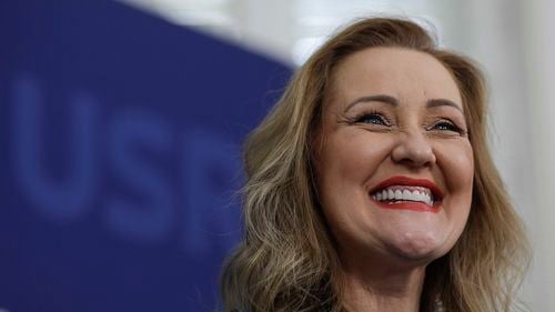 Elena Lasconi, reacție ironică după ce Nicolae Ciucă i-a cerut să se retragă din cursa prezidențială: ”BREAKING NEWS: Și azi candidez la președinția României”