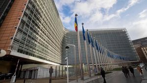 Estimări oficiale: Europa are nevoie de încă cel puţin 500 miliarde euro de la instituţiile UE pentru redresare / Regândirea fondurilor europene ar contribui la menţinerea unităţii Uniunii Europene