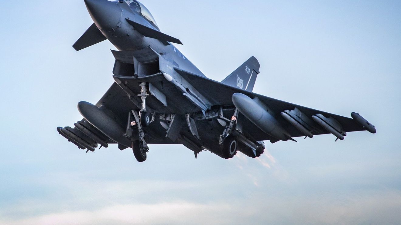 Două avioane britanice au zburat într-o misiune de 12 ore alături de alte forțe SUA și NATO în apropierea graniței cu Rusia. Au trecut și prin România