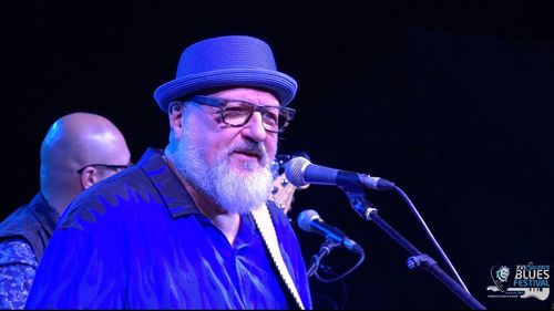 AG Weinberger sărbătoreşte 40 de ani de carieră şi 60 de ani de viaţă prin concertul „Un Gringo pentru secolul XXI”