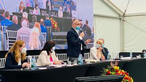Rectorii lansează aprecieri și salutări pe linie la adresa Guvernului Orban, după reuniunea Consiliului Național al Rectorilor în care Sorin Cîmpeanu (PNL) a fost reales președinte CNR