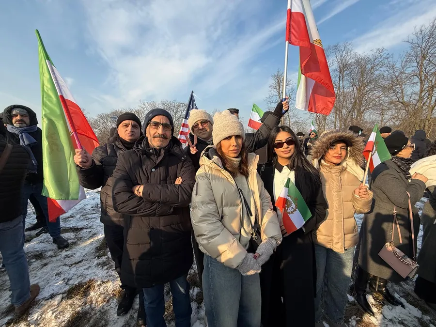 protest iranieni ambasada SUA București
