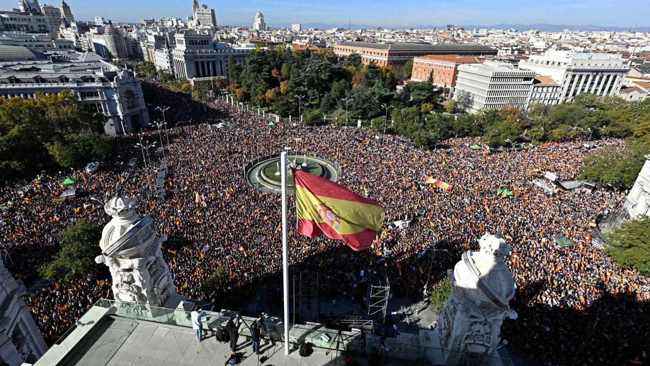Parlamentul Spaniei a aprobat legea de amnistiere a separatiştilor catalani. Proiectul a provocat proteste față de premierul socialist Sanchez