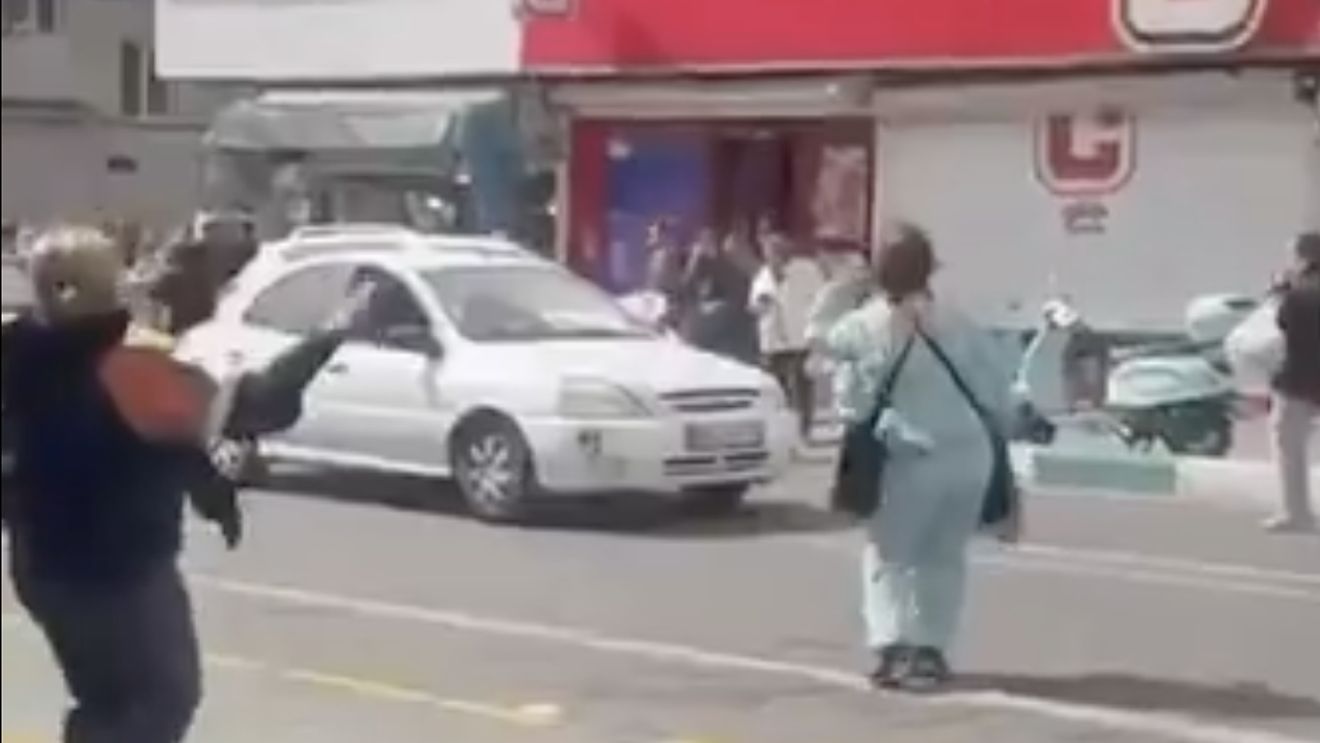 „Iranienii își doresc acest lucru” – reacție după imaginile cu oameni care cântă și dansează în stradă