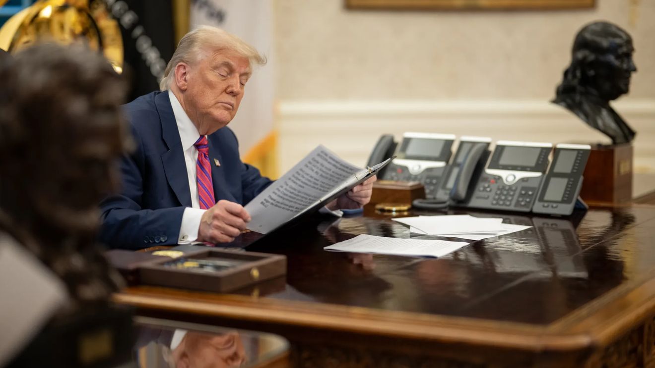 Donald Trump vrea să aibă controlul asupra Rezervei Federale: Independenţa băncii centrale americane, în cel mai mare pericol din istorie