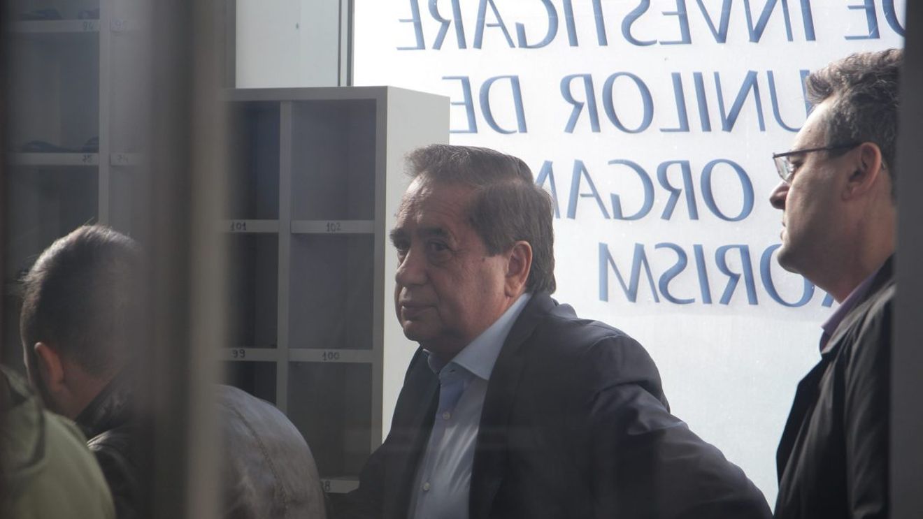 UPDATE Ioan Niculae a fost dat în urmărire națională după ce polițiștii nu l-au găsit acasă pentru a-l duce la închisoare/ La ultimul termen din proces a lipsit pentru că era în Italia