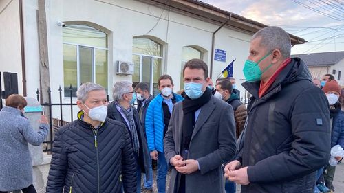 VIDEO Cioloș, la Mogoșoaia, cere DNA să ancheteze scandalul „Sectorul 0”: Aici se prefigurează un tun imobiliar sub oblăduirea primarului