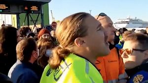 Unul din liderii anti-certificat verde din Italia are Covid: „Să dați vina pe furtunele cu apă folosite de poliție” / Susține în continuare că ”virusul există în mintea oamenilor hipnotizați”