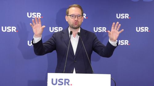 Dominic Fritz: Noi rămânem pe baricade. USR va rămâne alături de premierul în funcție în această luptă. Menționez cât de mare e miza să pierdem 26 de miliarde de euro