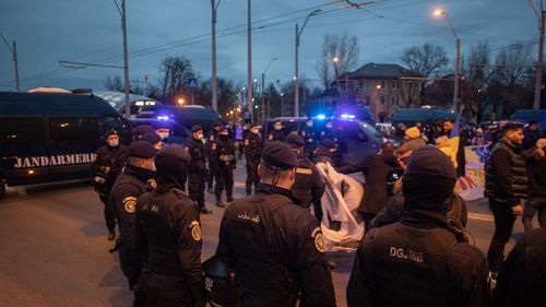 Proiectul lui Ciucă și Bode de înăsprire a pedepselor pentru tulburarea ordinii și liniștii publice a fost îndulcit de Comisia Juridică din Senat după criticile dure ale societății civile