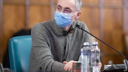 Stelian Ion le-a spus experților europeni că va modifica cele două Coduri penale pentru a le pune în acord cu deciziile CCR, pe lângă finalizarea legilor justiției și desființarea Secției speciale / Calendarul propus de Ministerul Justiției