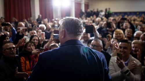 Publicație de opoziție: Viktor Orbán știe că baza sa de electorat nu este suficientă pentru a câștiga, cu greu va putea să întoarcă situația/ Sociolog: Este improbabil să se întâmple ceva care să schimbe cursa dintre FIDESZ și Tisza