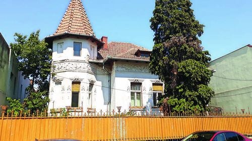Vila foştilor prim-secretari ai PCR, din Oradea, scoasă la licitaţie de Consiliul Judeţean / Clădirea construită în 1940 e evaluată la 3,4 milioane de lei