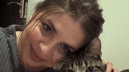 Exclusiv | Cât de greu e să găsești o chirie pet-friendly în București? Povestea Biancăi și a motanului Binuț – VIDEO