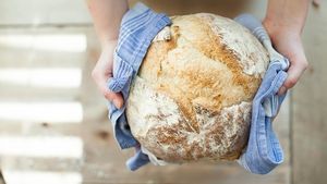 Pâinea şi produsele de panificaţie fabricate şi comercializate de către agenţii economici din România nu reprezintă un vector de transmitere a coronavirsului, afirmă preşedintele Patronatului Român din Industria de Morărit, Panificaţie şi Produse Făinoase