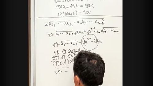 VIDEO Nicușor Dan prezintă trei metode de rezolvare a unei probleme de matematică cu care a fost provocat într-o emisiune tv