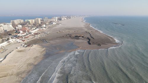 ”Îngustarea” plajei din Mamaia este un fenomen normal, la care autoritățile se așteptau, explică managerul proiectului european prin care litoralul a fost extins cu peste 200 de hectare de nisip