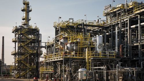 OMV Petrom începe lucrările de construcţie a unităţii de carburanţi sustenabili pentru aviație și motorină din surse regenerabile de la Petrobrazi / Investiția se ridică la 750 de milioane de euro