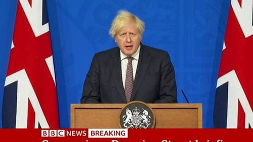 Prim ministrul britanic Boris Johnson a dat de înțeles că majoritatea restricțiilor anti-COVID vor fi ridicate în Anglia din 19 iulie