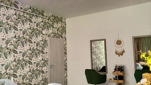 Salon de head-spa / O tânără de 23 de ani din Sibiu și-a deschis afacere cu o investiție de 10.000 de euro / Masaj pentru cap, gât și umeri, infuzie cu uleiuri și aroma terapie