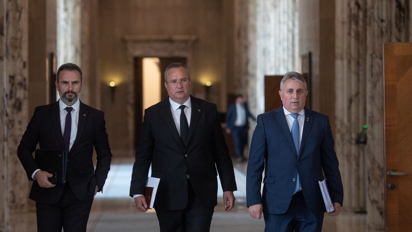 Premierul Ciucă a convocat ședință de guvern, duminică, în contextul în care a fost lansată o nouă propunere pentru sindicatele din educație / Ciucă e presat să soluționeze criza din educație, înainte de a preda mandatul de premier liderului PSD, Marcel Ciolacu