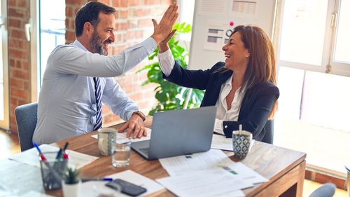 Contradicție între optimismul companiilor din România și pesimismul firmelor din străinătate: Concedieri sau angajări în 2023?