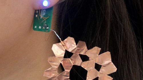 Cercetătorii dezvoltă o modalitate de a alimenta dispozitive prin intermediul pielii umane