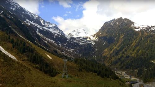 O femeie din Australia, dată dispărută, a fost găsită cu o mușcătură de șarpe după șase zile petrecute în munți