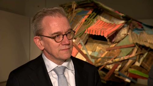 Ministrul olandez al culturii despre jaful coifului și brățărilor dacice: Este o catastrofă culturală pentru poporul român / Este un furt al identității/ Ne concentrăm toată energia pentru a recupera artefactele