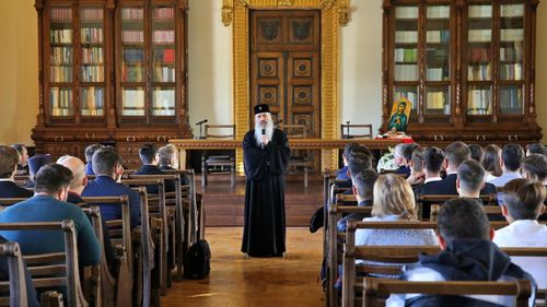 Caz în premieră. La câteva zile după ce G4Media.ro a publicat un articol despre doi preoți-universitari penalizați pentru autoplagiat, Ministerul Cercetării a eliminat deciziile de sancționare de pe site-ul Consiliului Național de Etică. Cele două instituții dau vina una pe alta