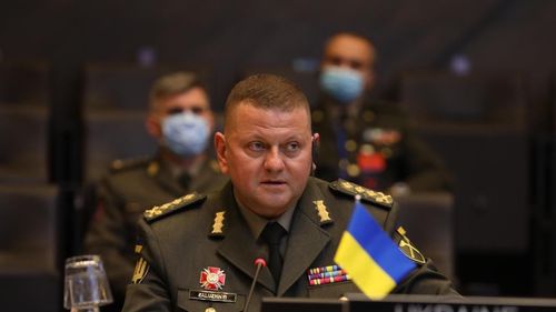 Generalul Zalujnîi, care ar avea o relație tensionată cu Zelenski, a ţinut prima sa conferinţă de presă de la începutul războiului / Noi critici subtile la adresa președintelui ucrainean