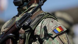 Pensiile militare plătite de MApN pentru angajații din Apărare și Servicii au costat 3,9 miliarde lei, anul trecut/ Din 82.000 de beneficiari, 67.500 au pensii speciale/ Top 10 pensii sunt încasate de magistrați. Cea mai mare pensie: 42.666 lei