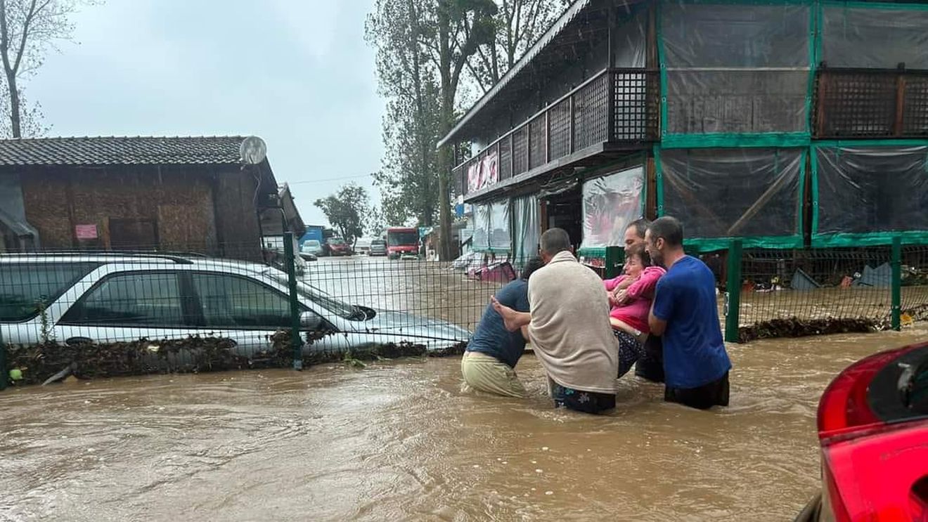 Inundații puternice în sud-vestul Bulgariei, în zonele Blagoevgrad și Sandanski din apropierea graniței cu Grecia