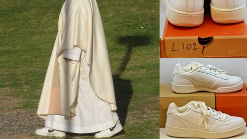 Papa se încalță de la Nike / O fotografie devenită virală pe rețelele sociale e veche de 18 ani / Modelul se vinde acum sub numele Franchise Low Plus Pope Leo XIV și costă peste 250 de euro