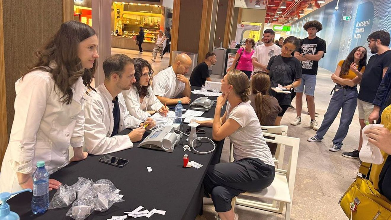 Aproape o treime din timișorenii consultați de medici, într-o campanie, în mall, descoperiți cu astm și bronhopneumonii cronice / Campanie de spirometrii gratuite, de Ziua Internațională a Astmului