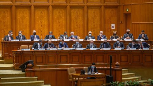 Iohannis a semnat decretul de numire a Guvernului PSD-PNL-UDMR / Jurământul de învestitură, la ora 15.00