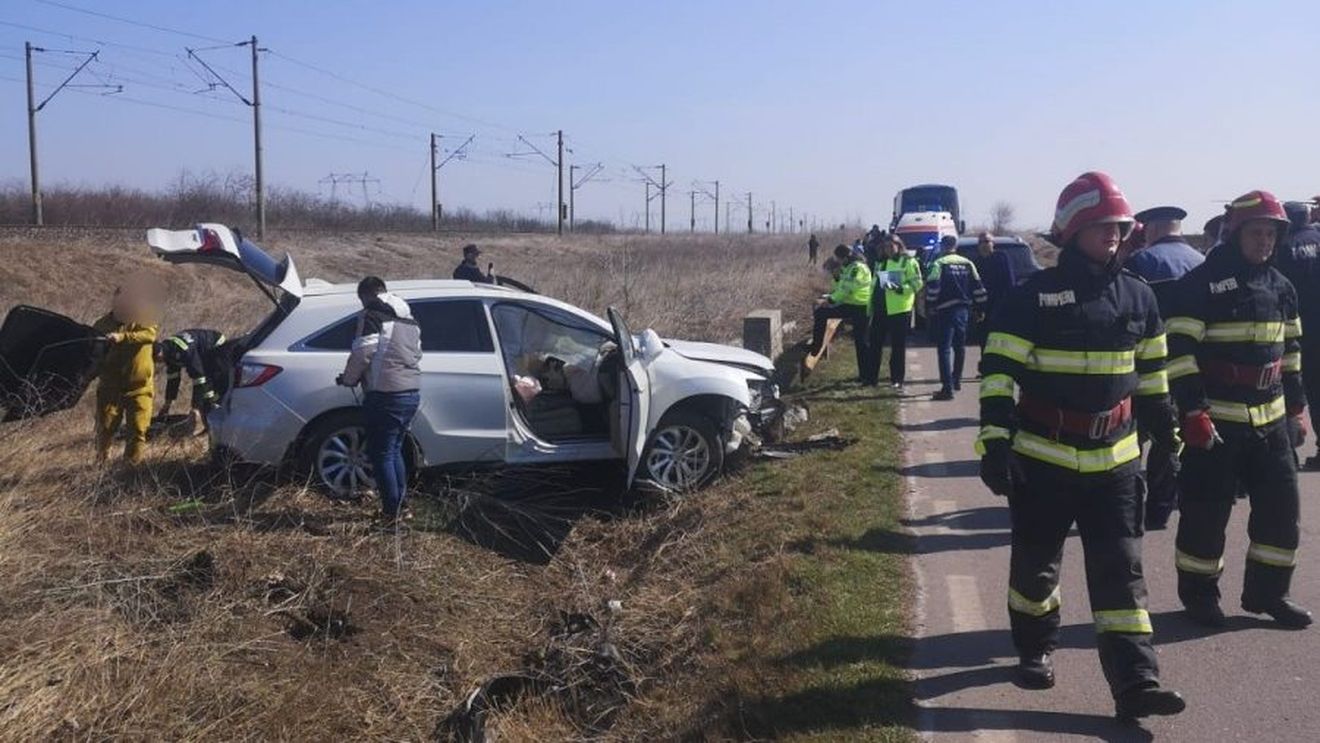 Un accident cu cinci răniți a avut loc pe un drum județean din Ialomița