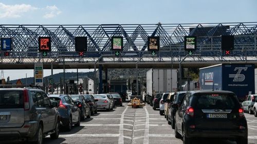 MAE anunță că un total de 16 români au fost depistați cu Covid în Grecia. De cealaltă parte, autoritățile elene spun că ar fi vorba de 61 de români