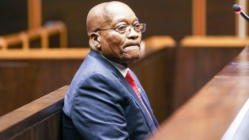 Fostul preşedinte sud - african Jacob Zuma, prima apariție după reluarea procesului de corupţie / Condamnarea sa la închisoare a declanșat un val de violențe și jafuri