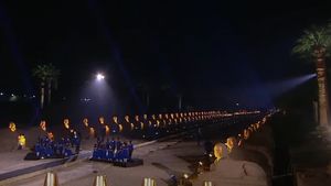 VIDEO A fost inaugurată în Egipt "Aleea sfincşilor", care duce la templul zeului Amon-Ra din Karnak / Sute de statui de animale mitologice se întind pe o alee lungă de 3 km